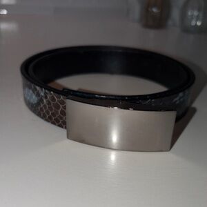 Black and Navy Blue skin Leather Belt with Polished Silver Buckle Small